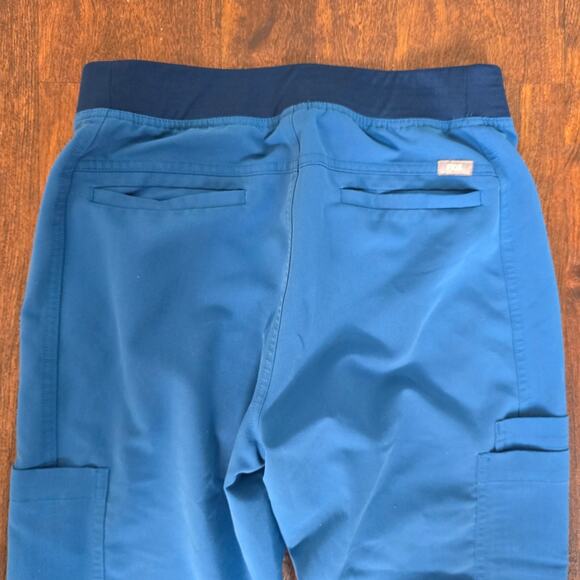 FIGS Men's Axium Scrub Cargo Pants in Alps Blue, Small - Picture 6 of 8